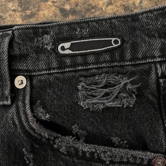 Agolde 90s High Rise Distressed Black Denim Shorts 27 Patch Raw Hem Y2K Grunge - Picture 5 of 12